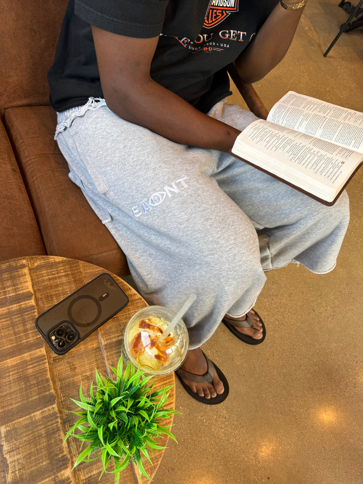 'Foundation' 3/4 Shorts (Gray)